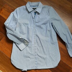 Talbots Women’s Blue/WhiteStripped Button Down Collared Shirt Size Medium Petite